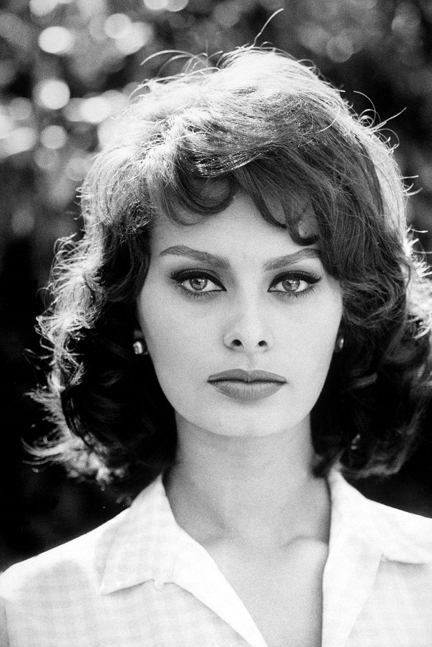 54bc1ecec0311 hbz sophia loren 20 1964 rexusa 210677bq xl